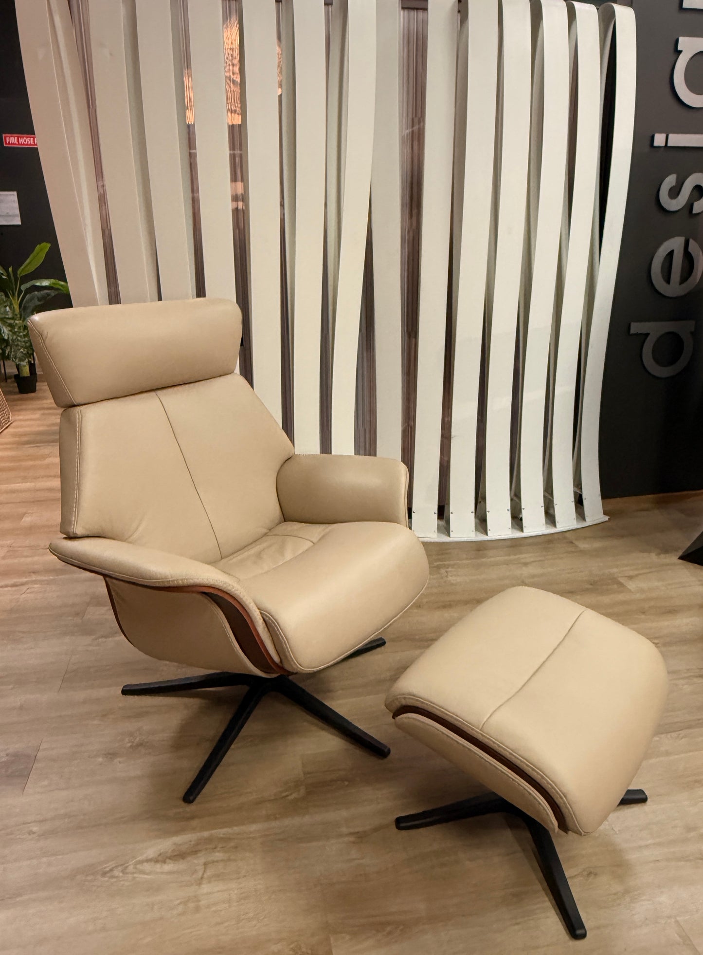 IMG Space 57.57 Large Recliner