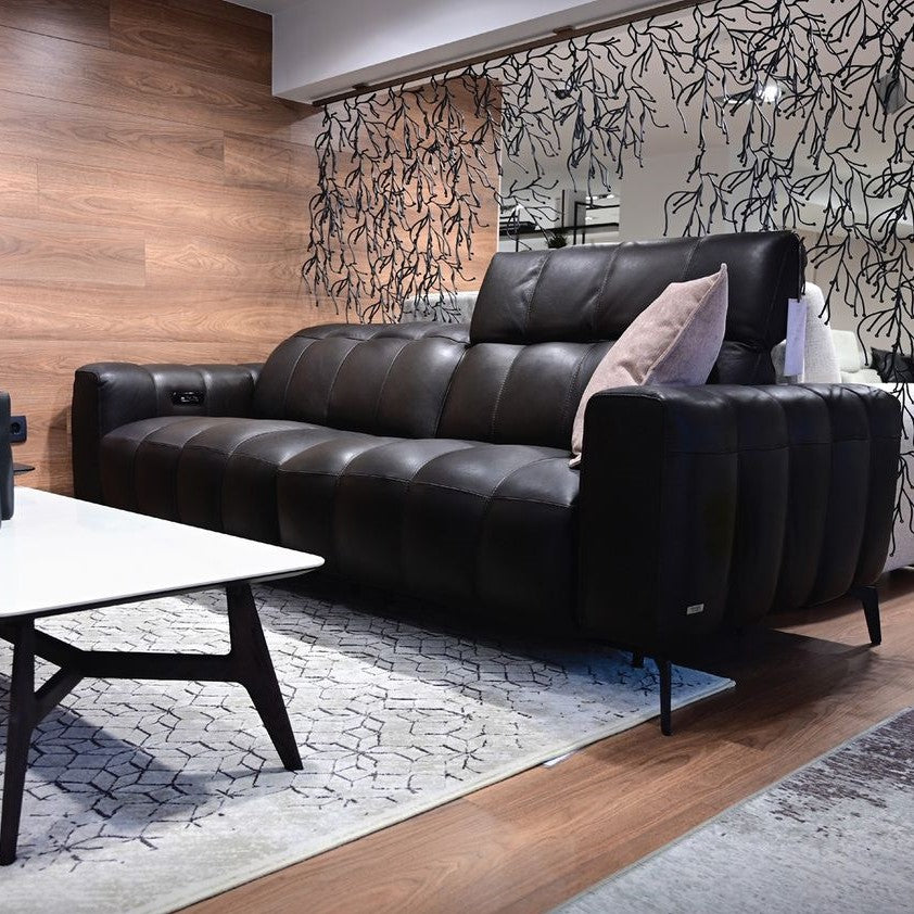 Natuzzi Editions Portento C142 Modular Sofa. Available from your Natuzzi Stockist Make Your House A Home, Bendigo, Victoria. Australia wide delivery to Melbourne. Italian leather.