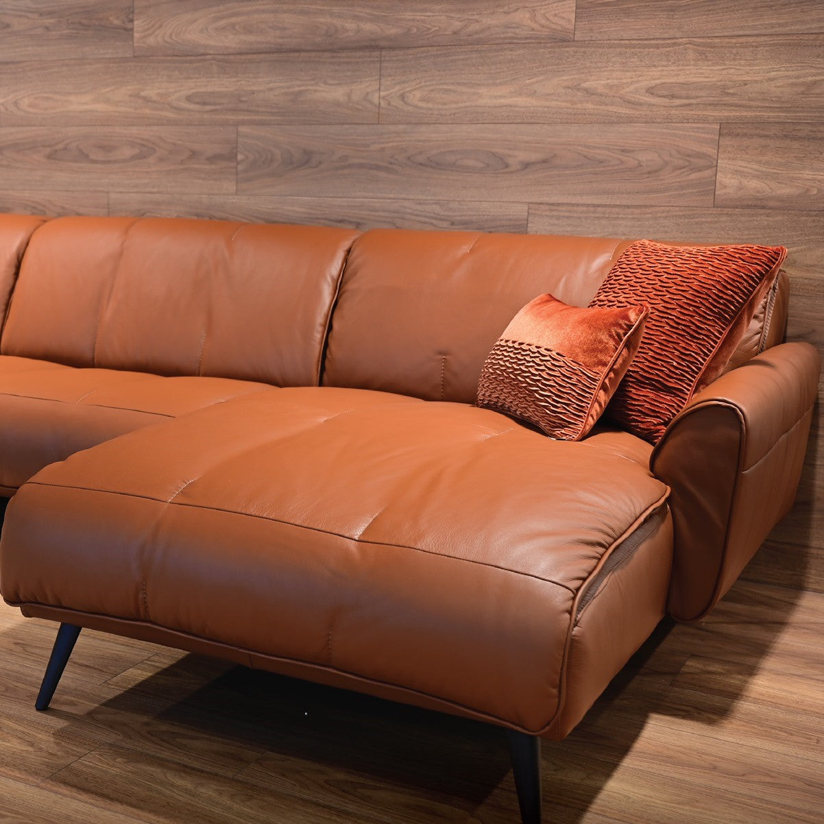 Natuzzi Editions Talento B993 Sofa is available on sale from stockist Make Your House A Home located in Bendigo, Victoria, Australia. Natuzzi Italian Leather Sofas and Modulars with Australia-wide shipping to Melbourne, Richmond, Geelong, Albury, Ballarat, Echuca, Mildura, Essendon and Shepparton.