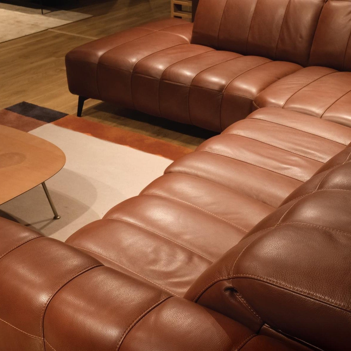 Natuzzi Editions Portento C142 Modular Sofa. Available from your Natuzzi Stockist Make Your House A Home, Bendigo, Victoria. Australia wide delivery to Melbourne. Italian leather.