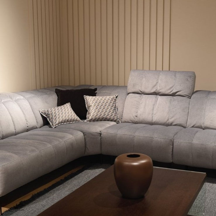 Natuzzi Editions Portento C142 Modular Sofa. Available from your Natuzzi Stockist Make Your House A Home, Bendigo, Victoria. Australia wide delivery to Melbourne. Italian leather.