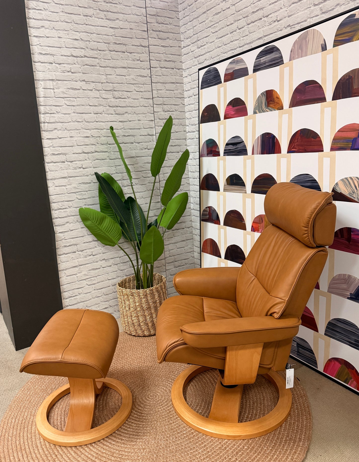 IMG Nordic 93 Standard Recliner Chair & Ottoman