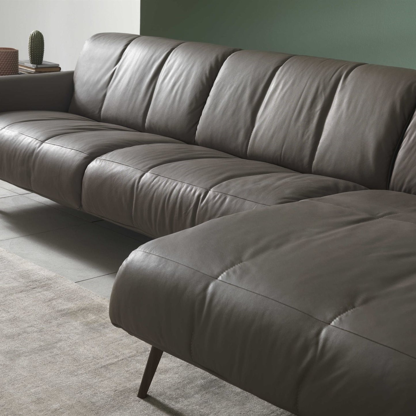Natuzzi Editions Talento B993 Sofa is available on sale from stockist Make Your House A Home located in Bendigo, Victoria, Australia. Natuzzi Italian Leather Sofas and Modulars with Australia-wide shipping to Melbourne, Richmond, Geelong, Albury, Ballarat, Echuca, Mildura, Essendon and Shepparton.