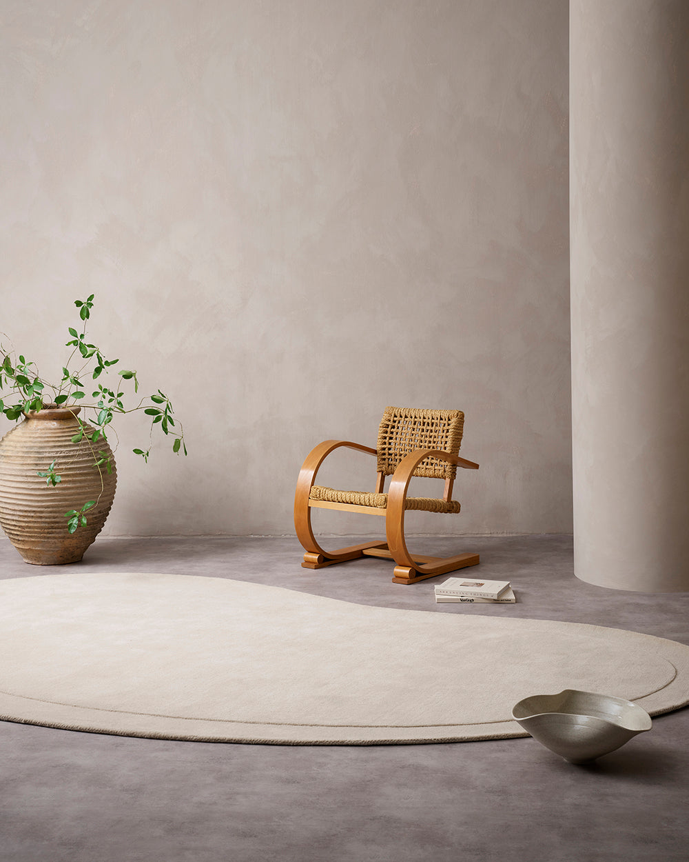 Form Curved rug
