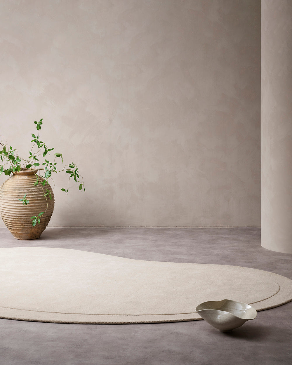 Form Curved rug