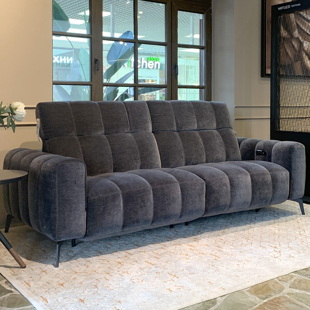 Natuzzi Editions Portento C142 Modular Sofa. Available from your Natuzzi Stockist Make Your House A Home, Bendigo, Victoria. Australia wide delivery to Melbourne. Italian leather.