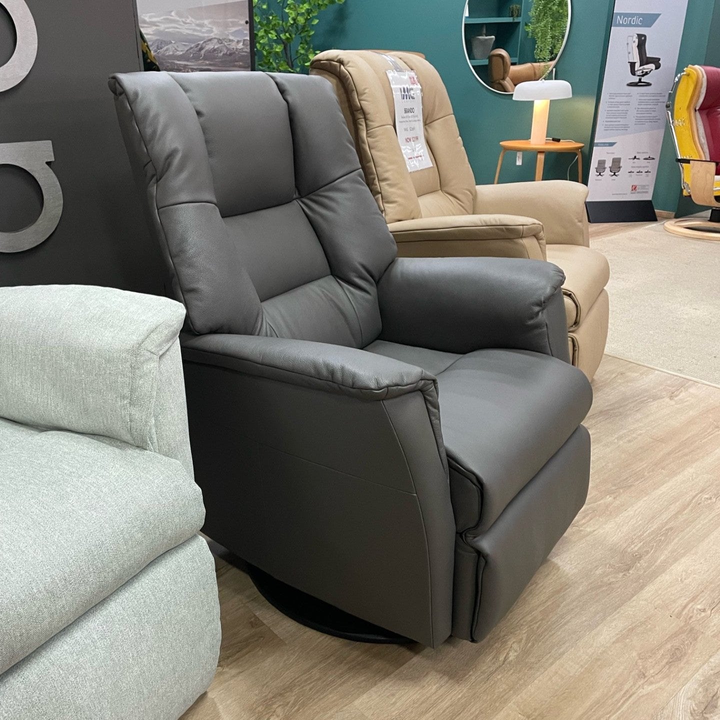 IMG Comfort RG195 Brando Compact Chair