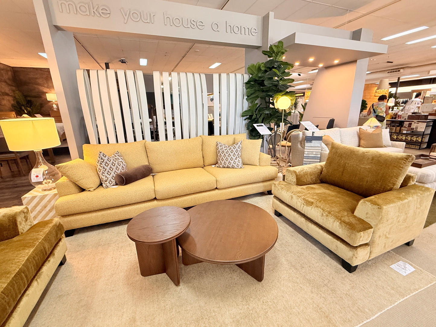 Molmic Kirby Grande Sofa