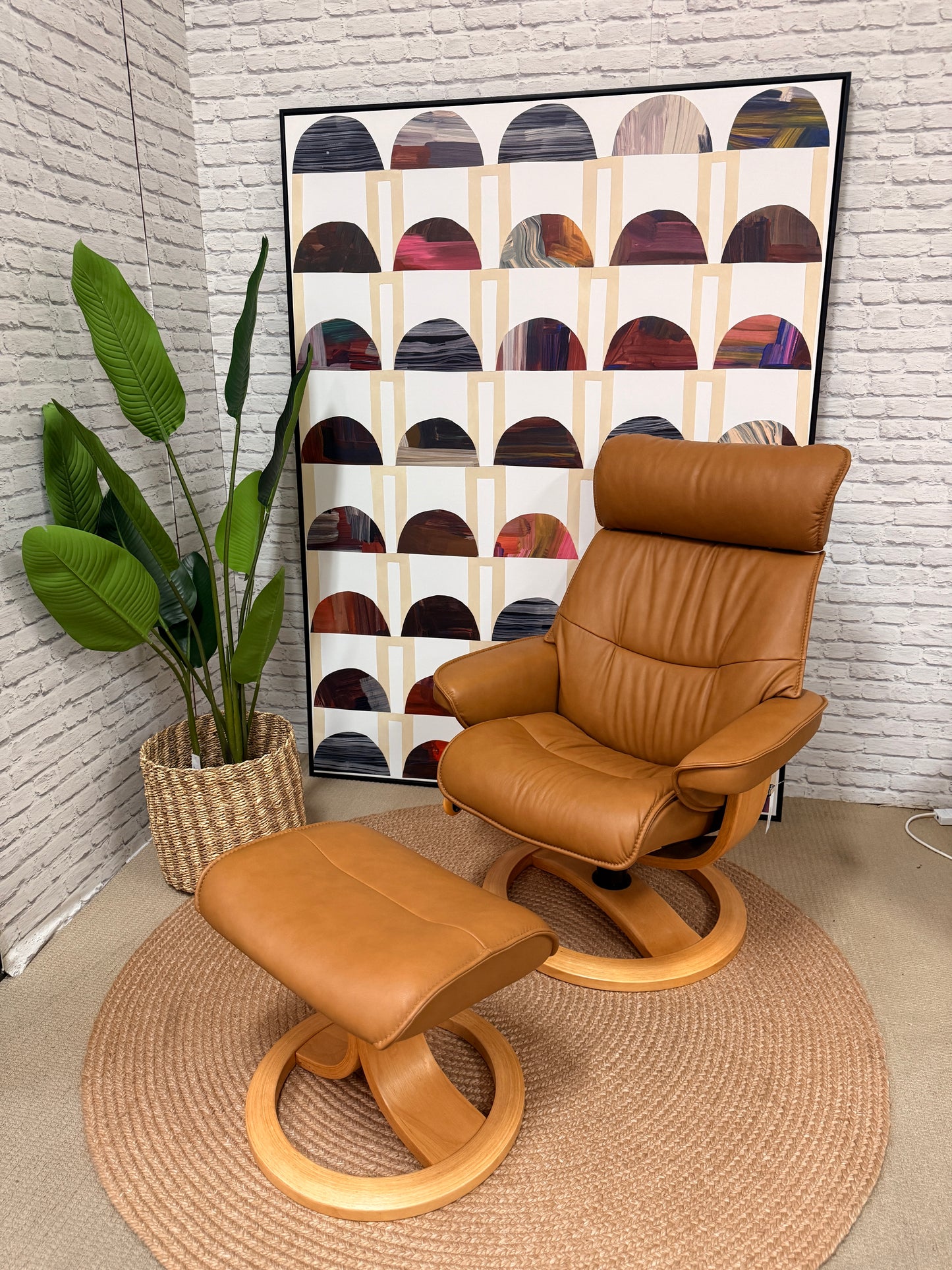 IMG Nordic 93 Standard Recliner Chair & Ottoman