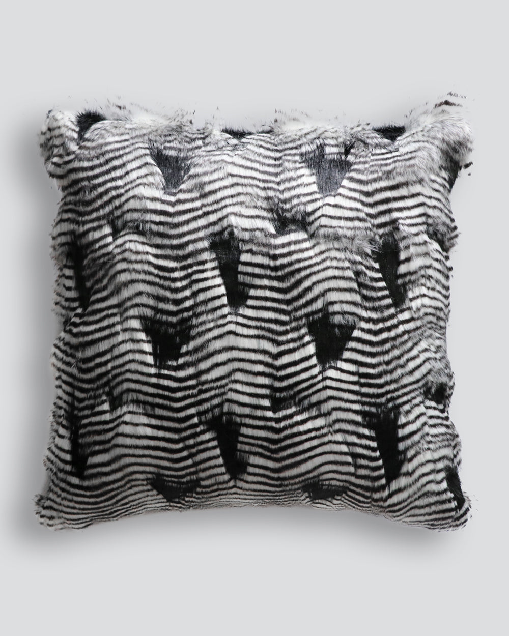 Black sales silver cushions